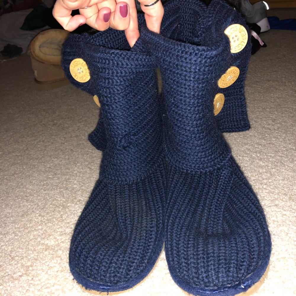 Knitted Navy Bailey Button UGGS!!